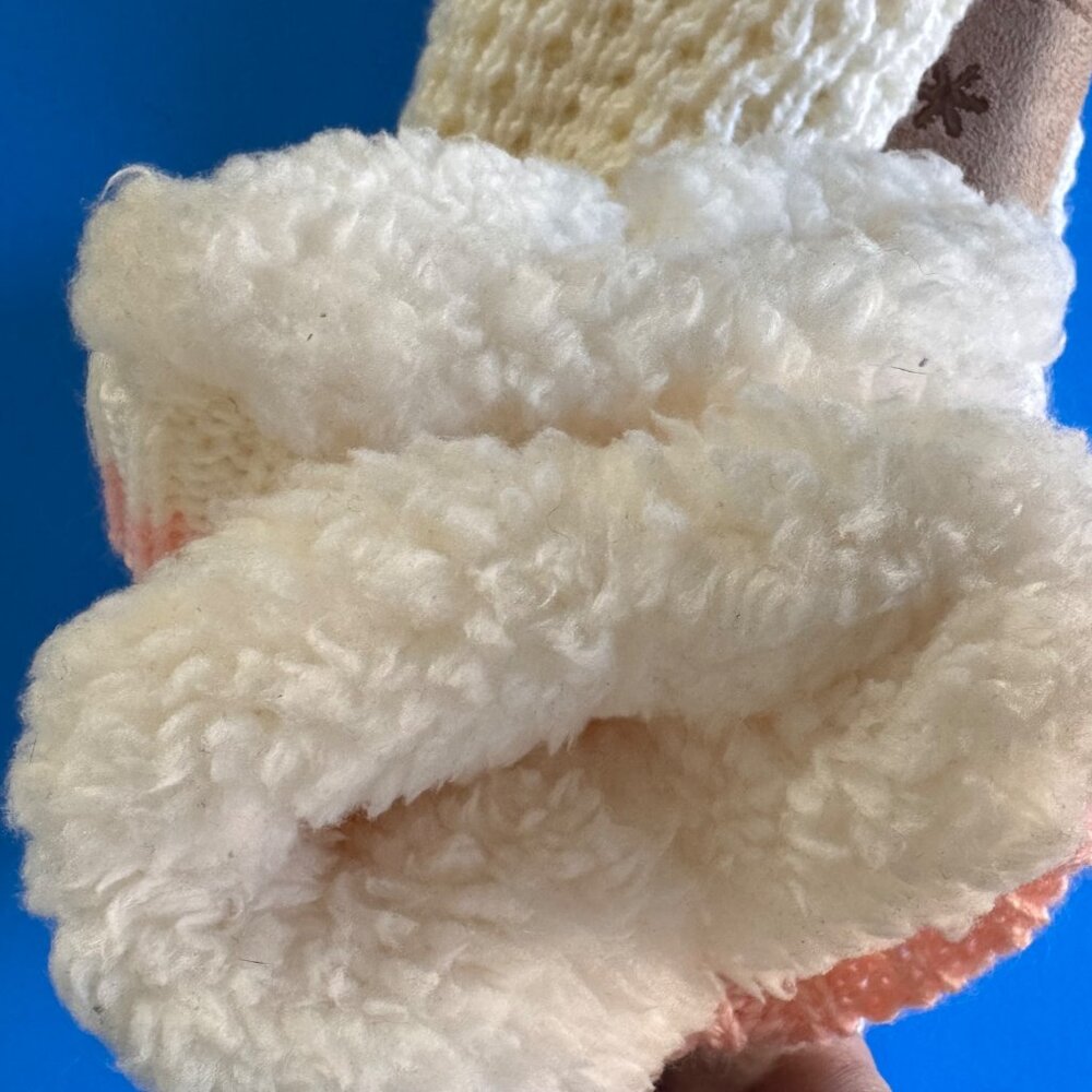 Cute & Cozy Just Cozy Knit Slipper Socks W/ Adorable Llama Face Design S/M Size - Picture 7 of 11